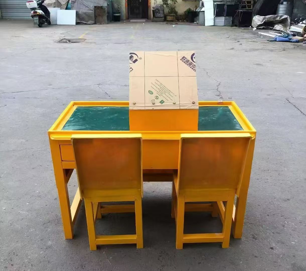 玉树防静电导通桌井下煤矿火工品发放桌：危险品流转的安全守护者